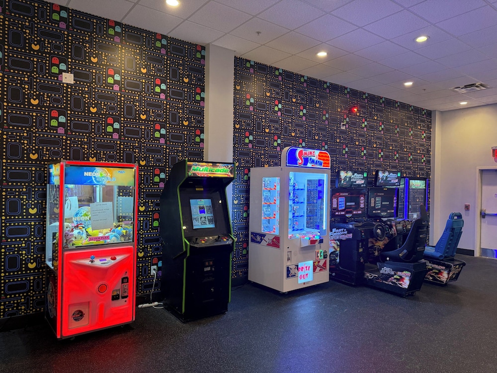 Holiday Inn Omaha Downtown Waterpark by IHG - photo 38