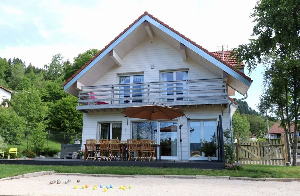 Les Chalets Du Sorbier — hotel in Le Menil