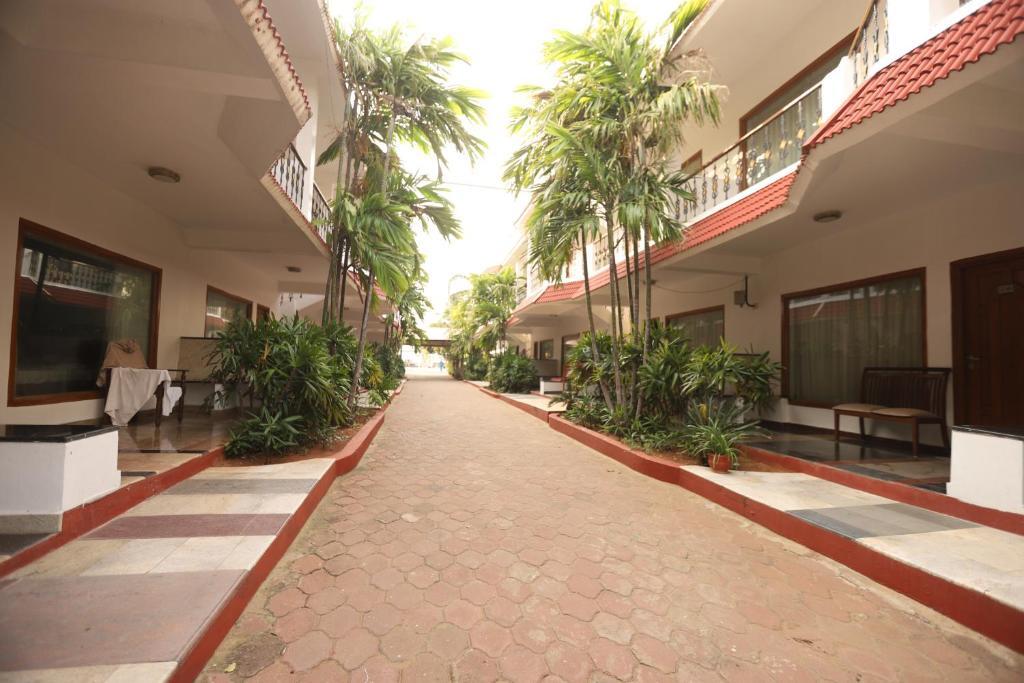 Bay Treasure in Seven Pagodas, India