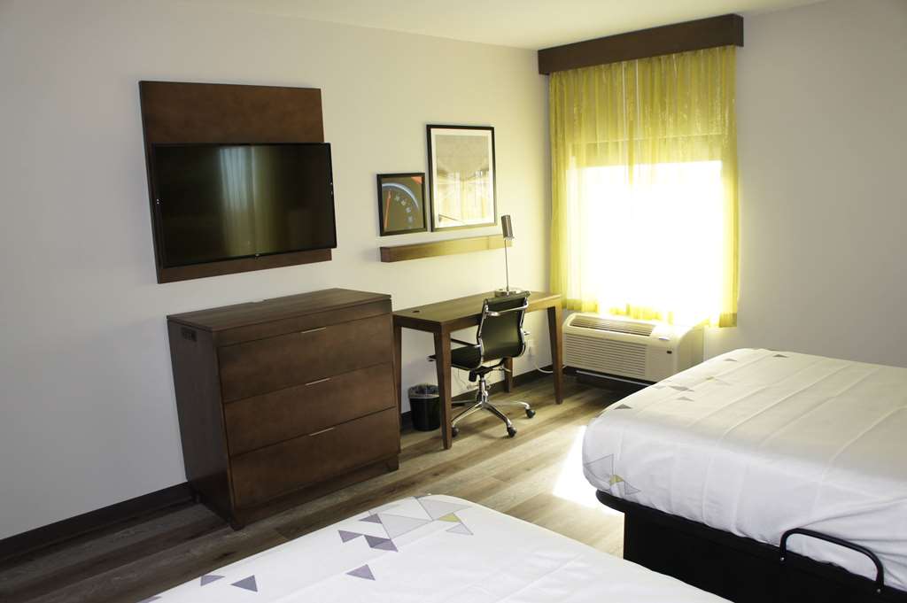 La Quinta Inn & Suites by Wyndham Braselton - photo 31