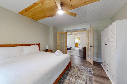 Finger Lakes Escape — 4-Star Luxury Hotel in Canandaigua, United States