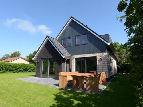 Zandkes — 4-Star Luxury Hotel in De Koog, Netherlands