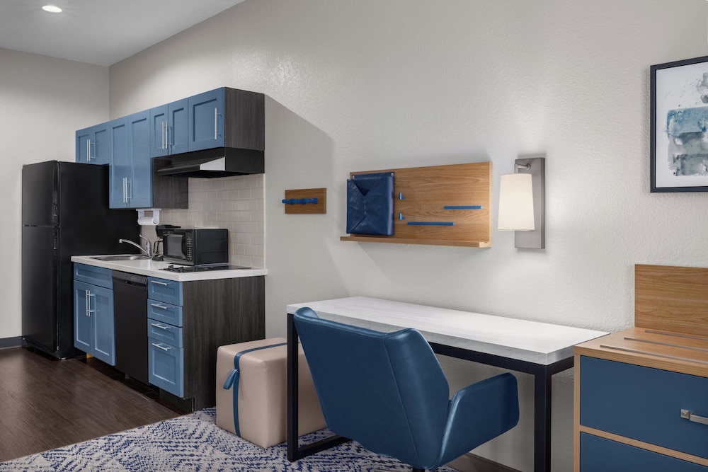 Candlewood Suites Alexandria by IHG - photo 11