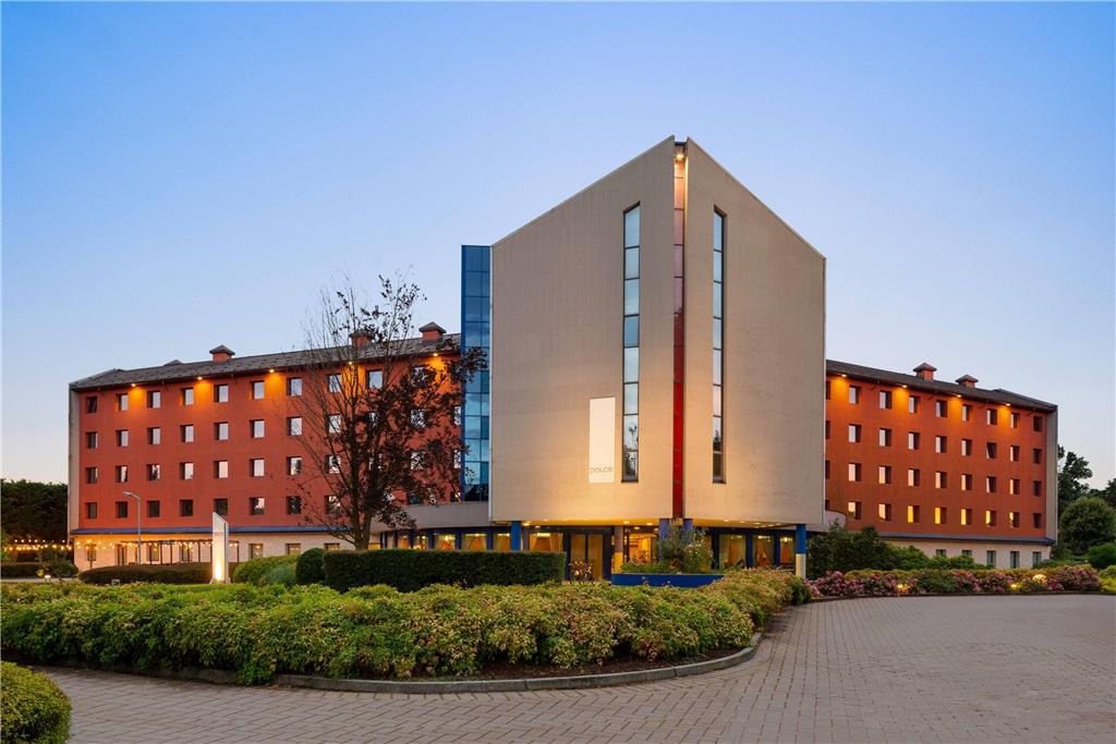 Zeus Essence Dolce by Wyndham Milan Malpensa — hotel in Somma Lombardo
