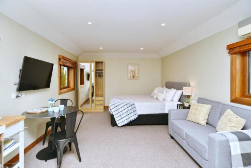 Studio Retreat with EV & off street Parking in Christchurch, New Zealand