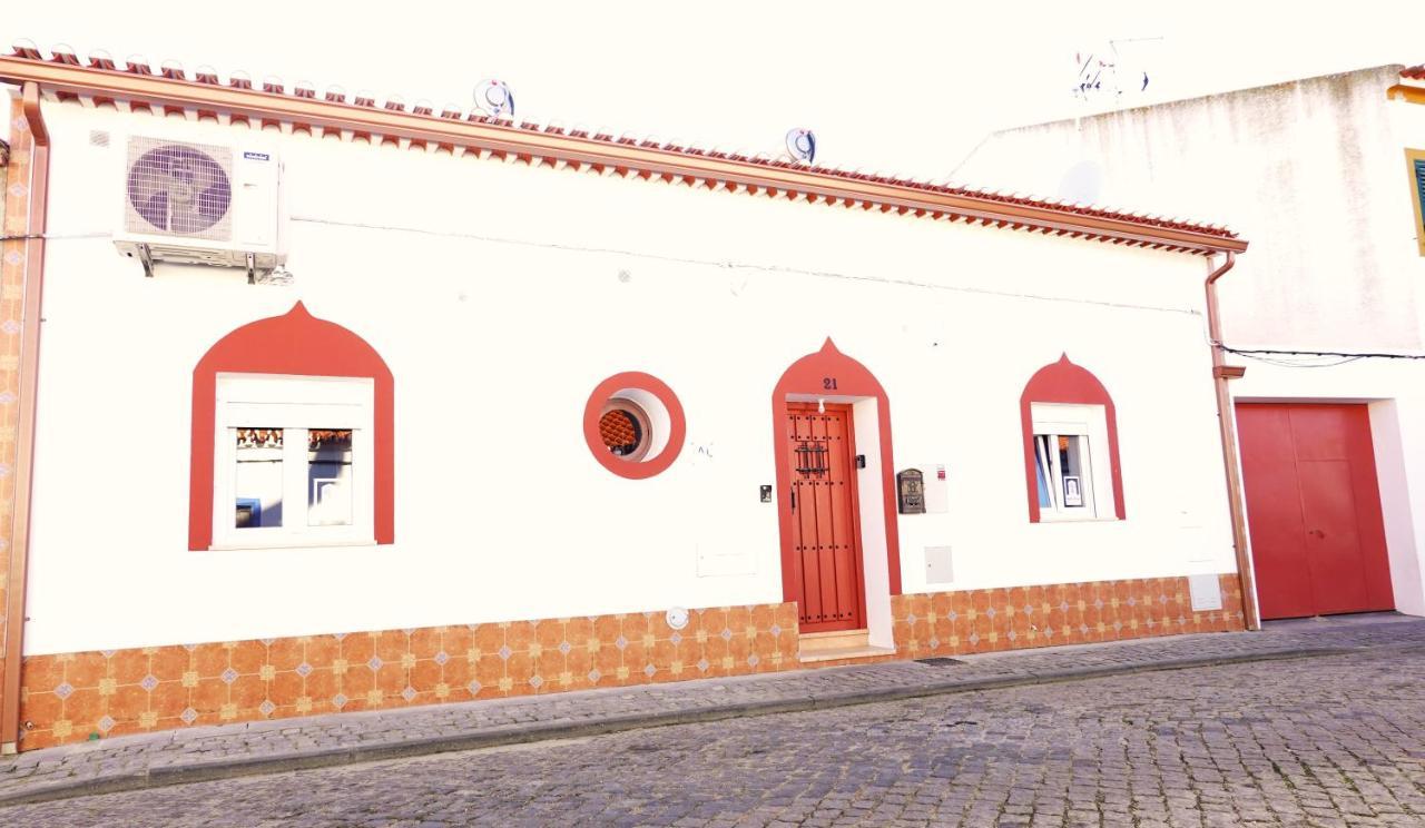 Aladin Comfort Country T3 — 4-Star Luxury Hotel in Reguengos De Monsaraz, Portugal