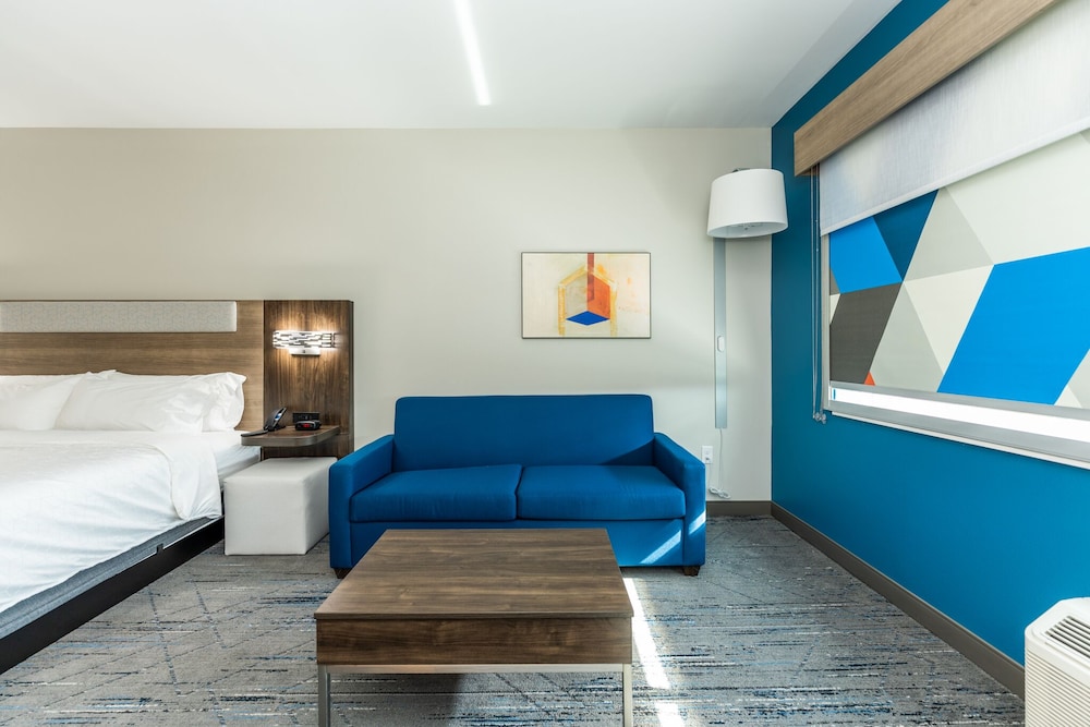 Holiday Inn Express & Suites Charlottesville by IHG - photo 29