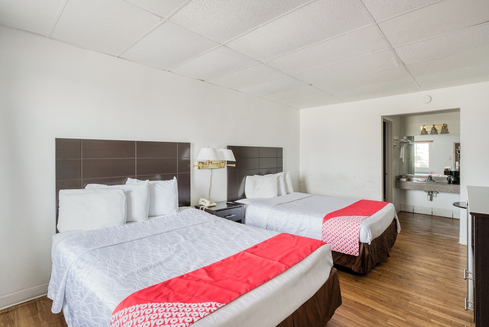 OYO Hotel San Antonio Lackland Air Force Base West - photo 13