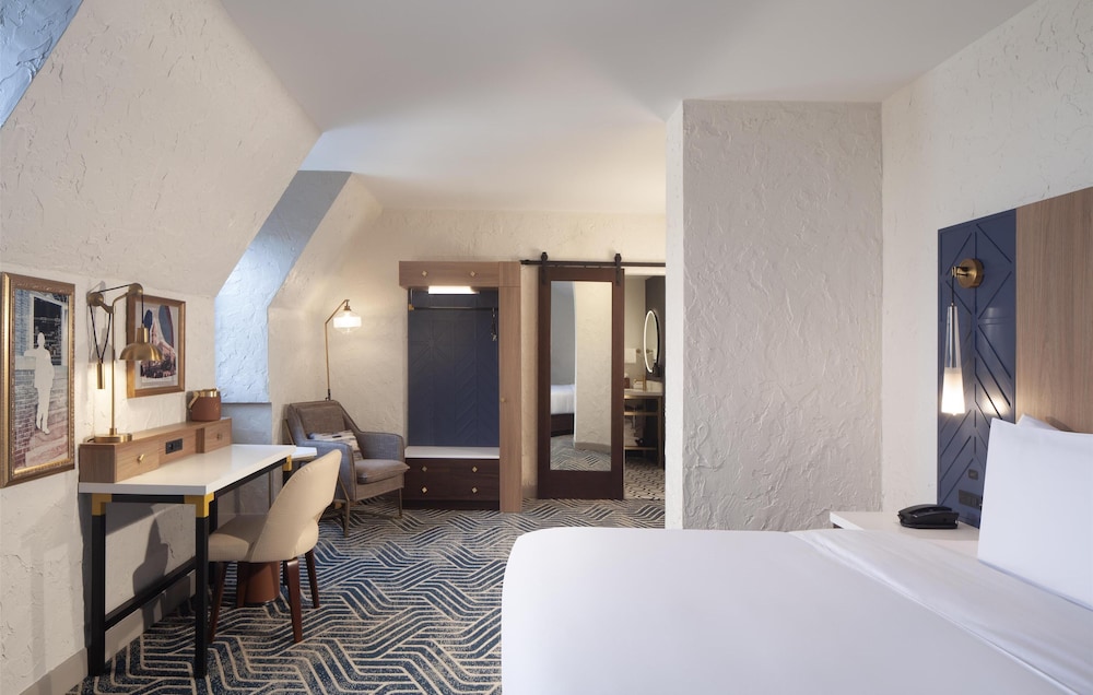 Hotel Royer Urbana Champaign Tapestry Collection by Hilton - photo 10