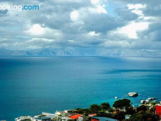 Seadevilla — 4-Star Luxury Hotel in Cape Town, South Africa
