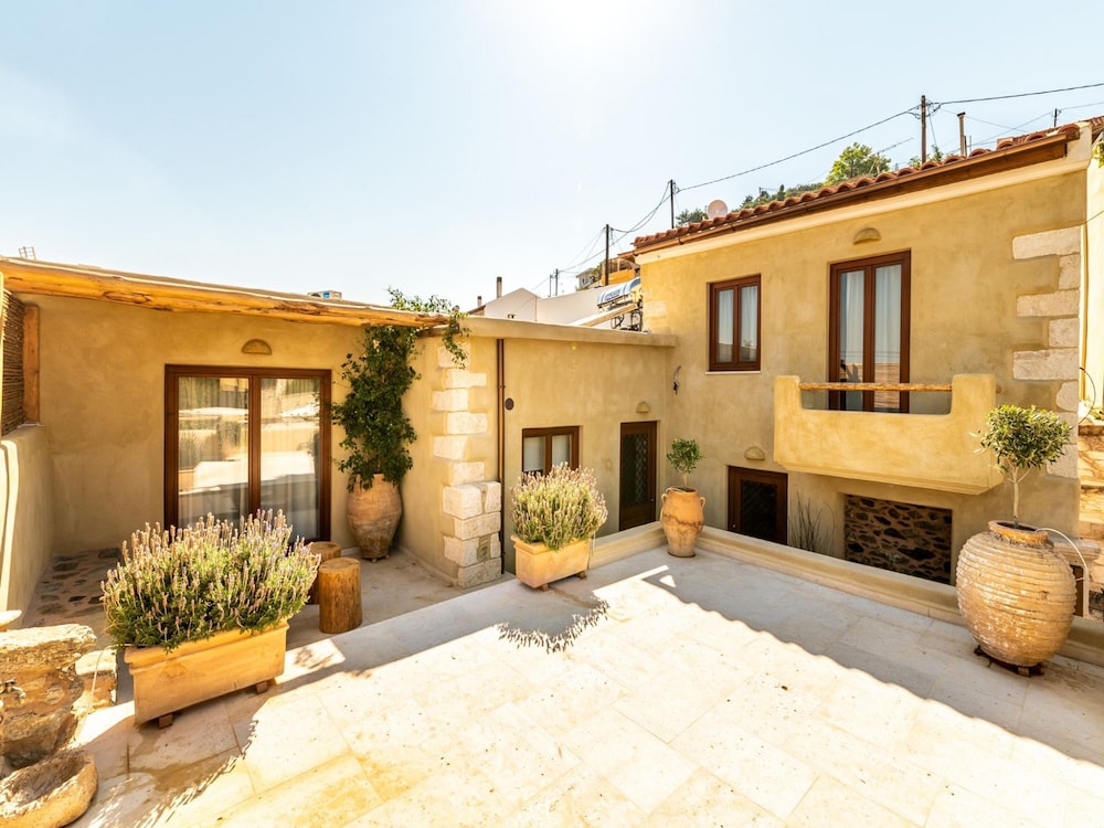 Two Traditional Cretan Houses Near Richtis Gorge — 4-Star Luxury Hotel in Sitia, Greece
