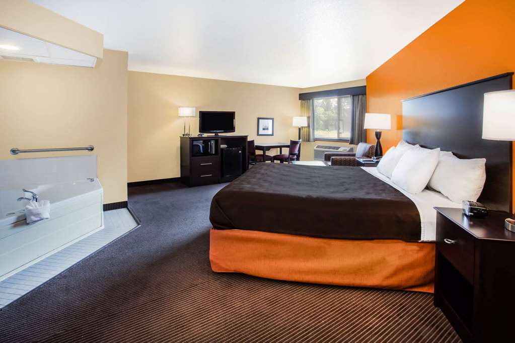 AmericInn by Wyndham Menomonie - photo 18
