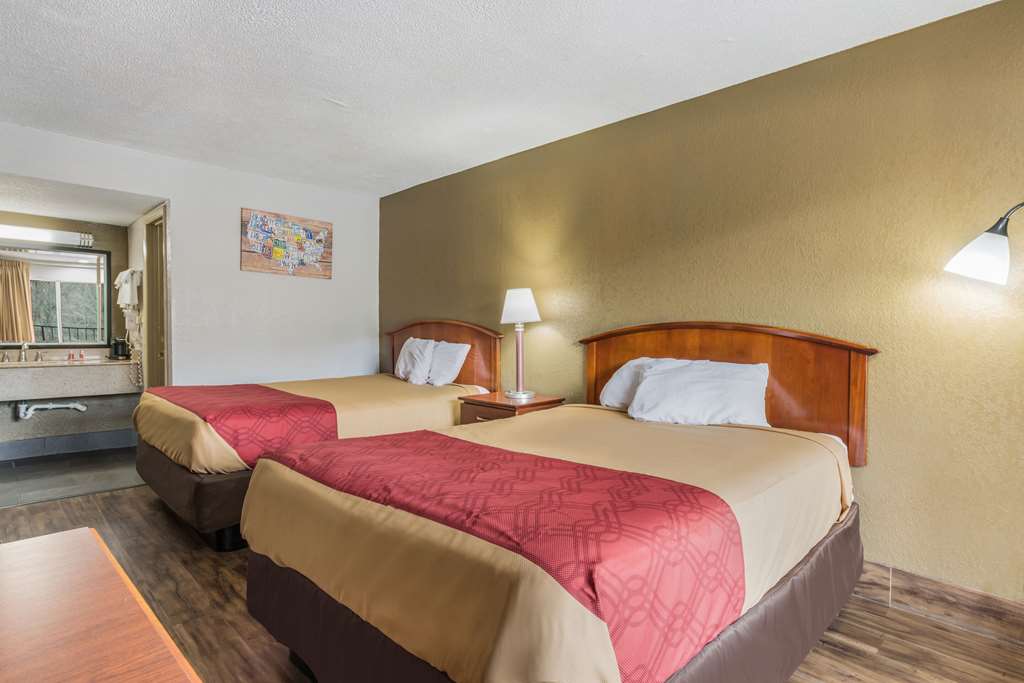 Econo Lodge Salisbury South - photo 31