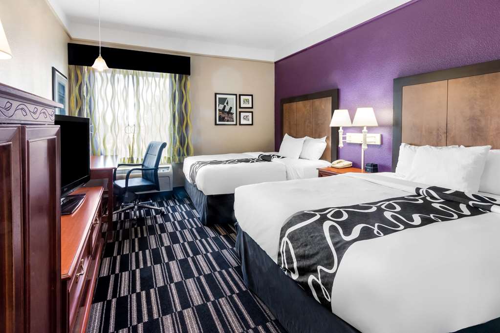 La Quinta Inn & Suites by Wyndham Roswell - photo 11