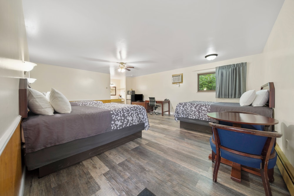 Kingsway Inn - photo 24