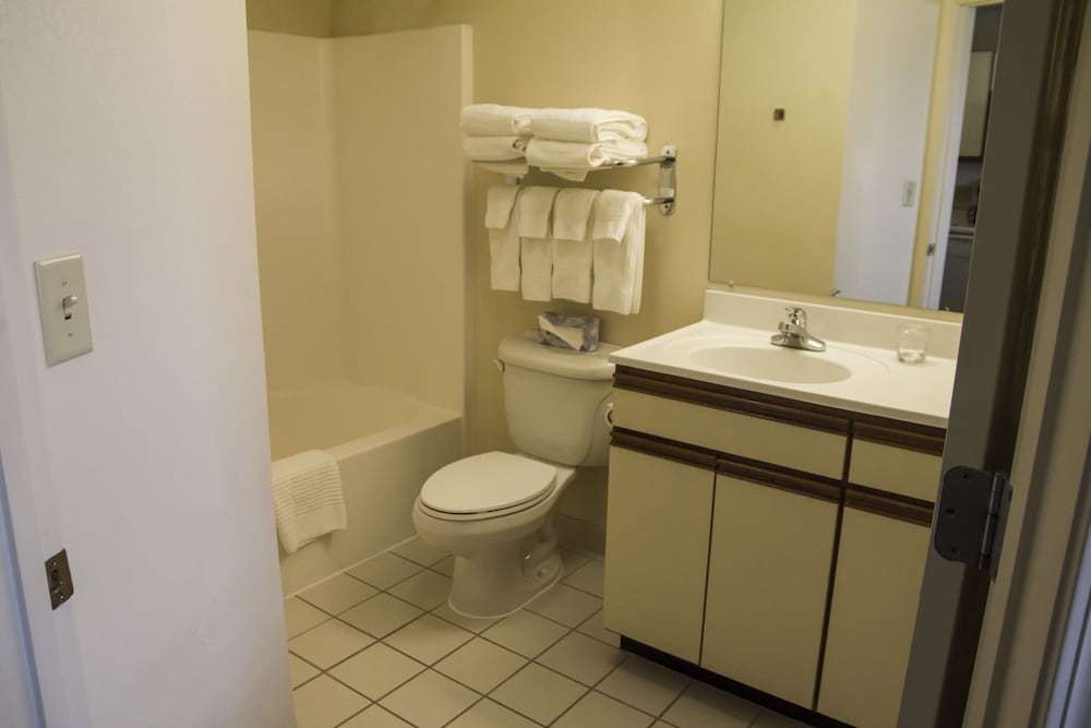 Candlewood Suites Syracuse Airport - photo 16