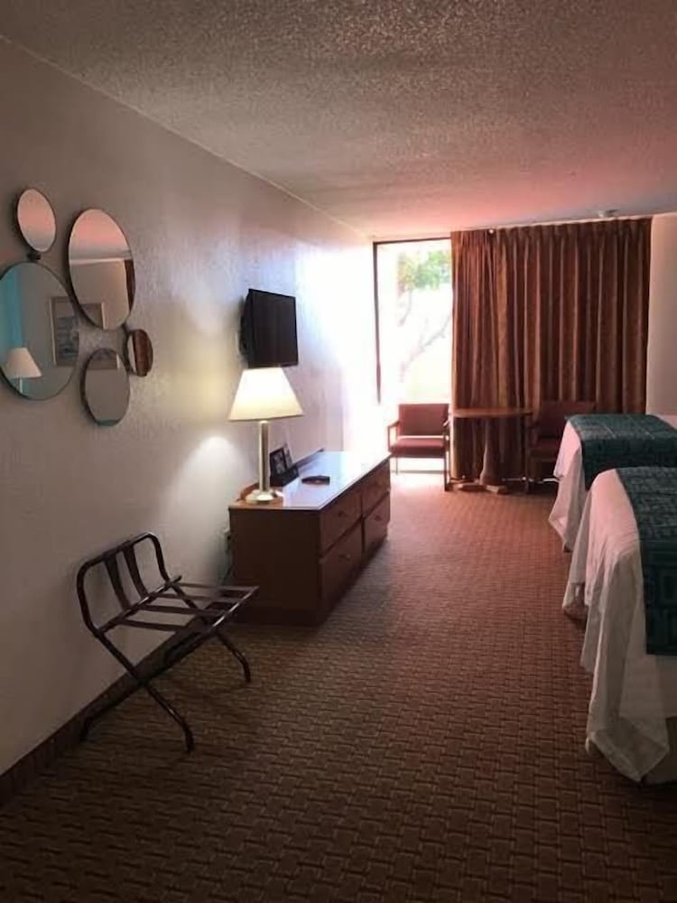 Howard Johnson by Wyndham Winter Haven FL - photo 29