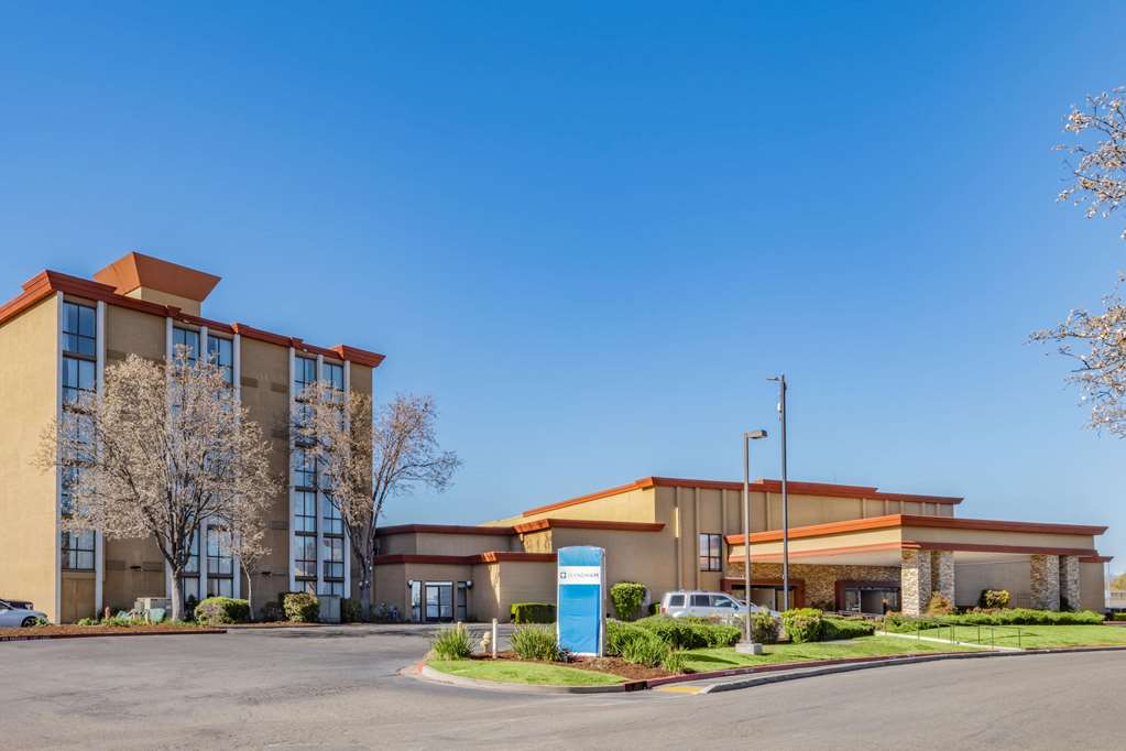 Wyndham Sacramento - photo 3