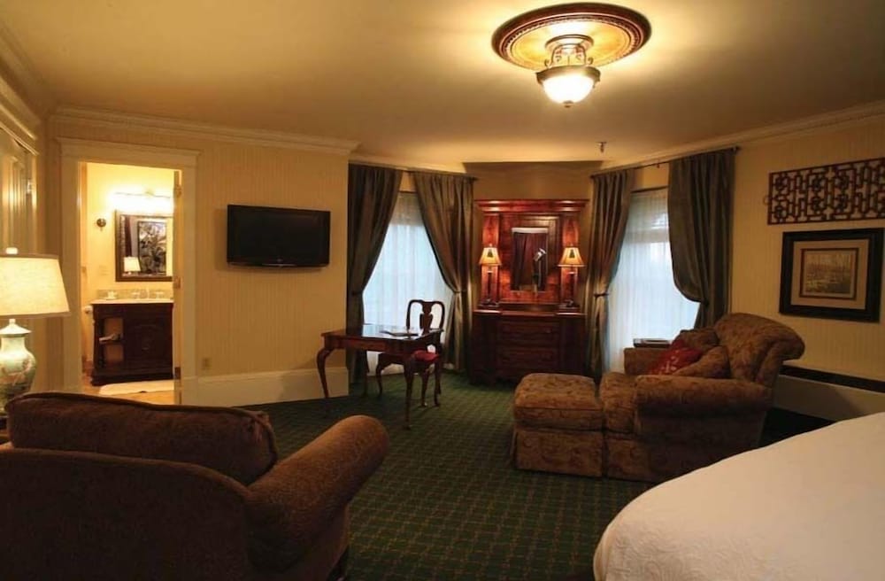 The Martha Washington Inn & Spa - photo 11