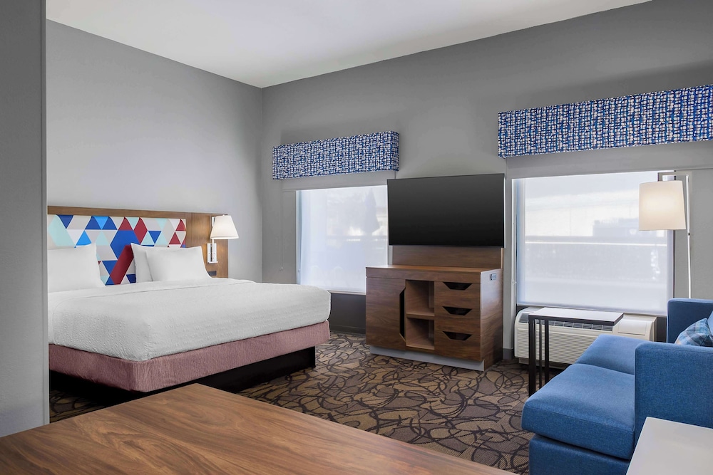 Hampton Inn & Suites Birmingham Pelham - photo 16