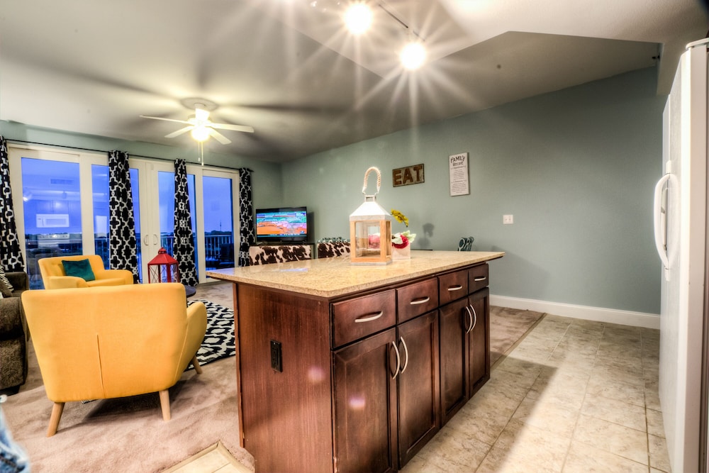 Laketown Wharf Resort by Aneliya's Rentals - photo 636