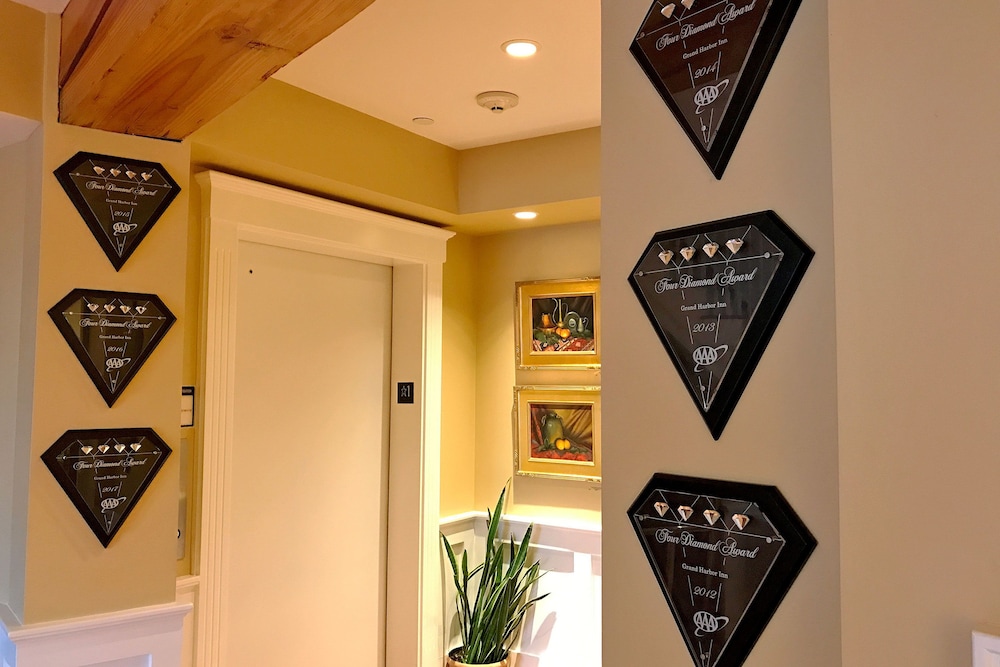 Grand Harbor Inn - photo 33