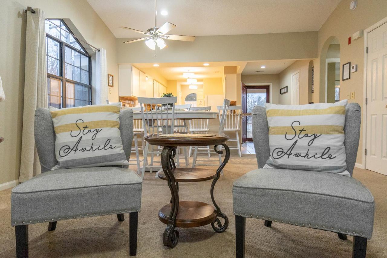 2Br Penthouse Condo 2 Pools Close To The Strip Stairs Required Free Tickets Included Fhc 24 — 4-Star Luxury Hotel in Branson, United States