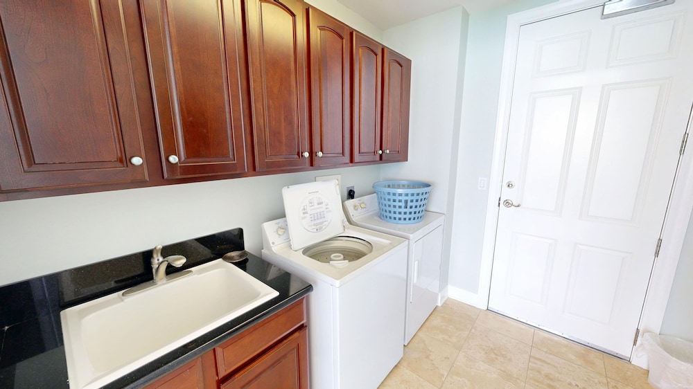 Silver Beach Towers 1905E is a Gulf Front 3 BR Penthouse Free Beach Service by RedAwning - photo 46