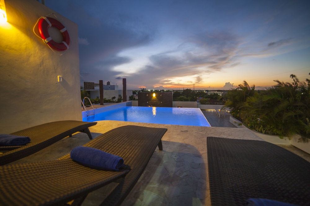 Rooftop pool