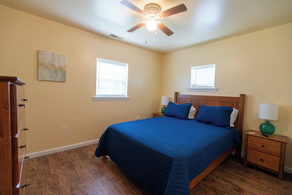 Howard's Creek Inn - photo 19