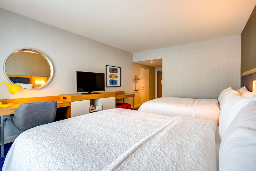 Hampton Inn & Suites Boston Waltham - photo 8
