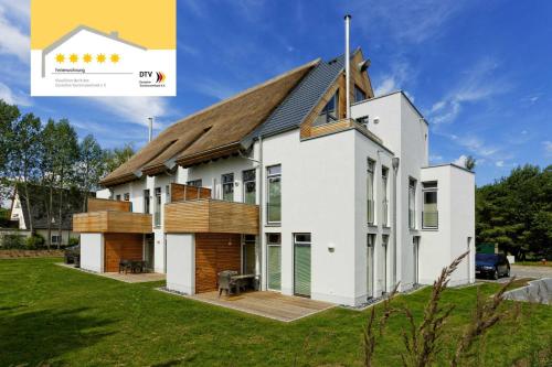 Kapitaensweg 2 Kajuete 07 — 5-Star Luxury Hotel in Kroeslin, Germany