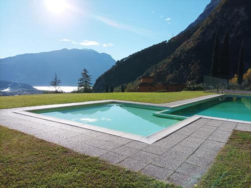 Lake View Studio Flat — 4-Star Luxury Hotel in Riva Del Garda, Italy
