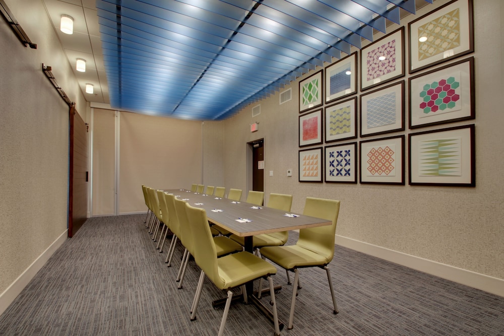 Holiday Inn Express & Suites Mount Vernon by IHG - photo 45