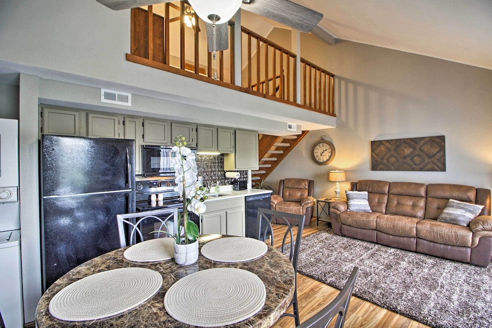 Branson Resort Condo w Lake Taneycomo Access - photo 6