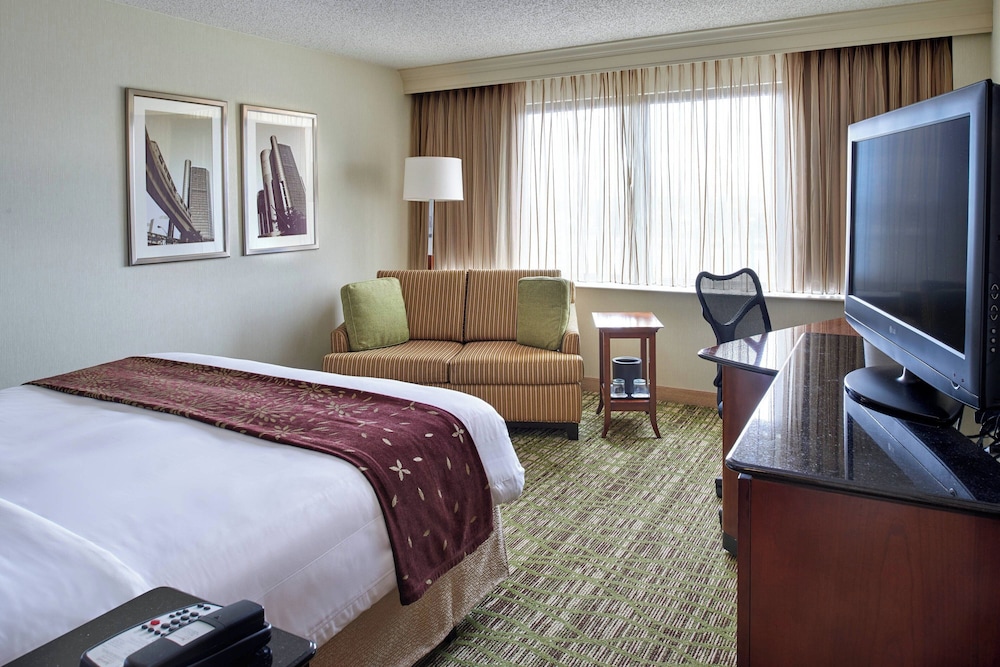 Detroit Marriott Livonia - photo 17