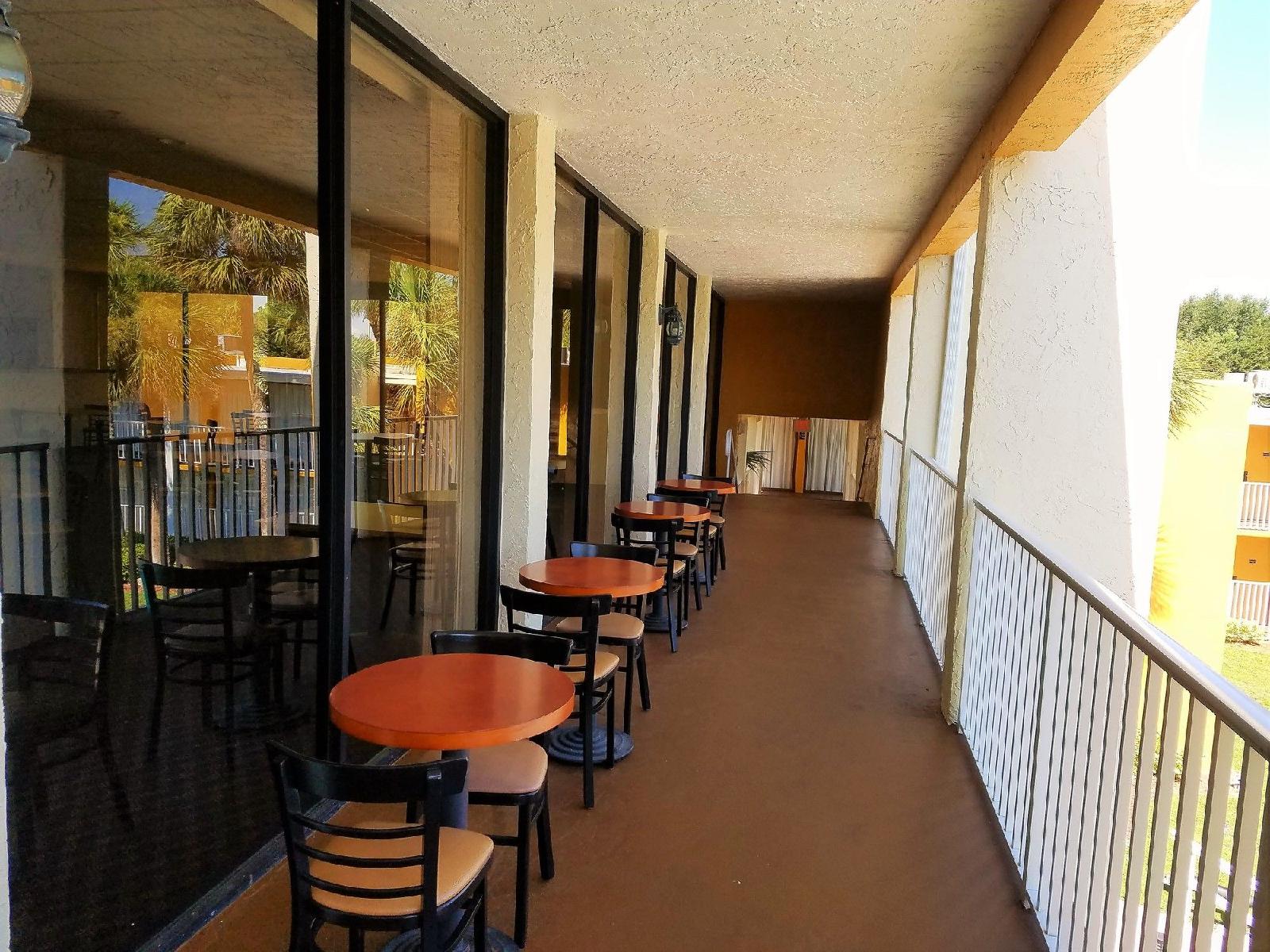 Days Inn and Suites by Wyndham Clermont - photo 19