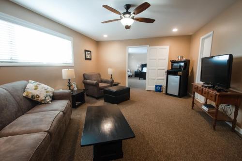 East Shore Lodging - photo 27