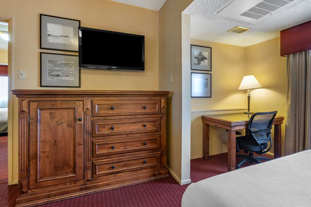 Best Western Plus King's Inn & Suites - photo 51