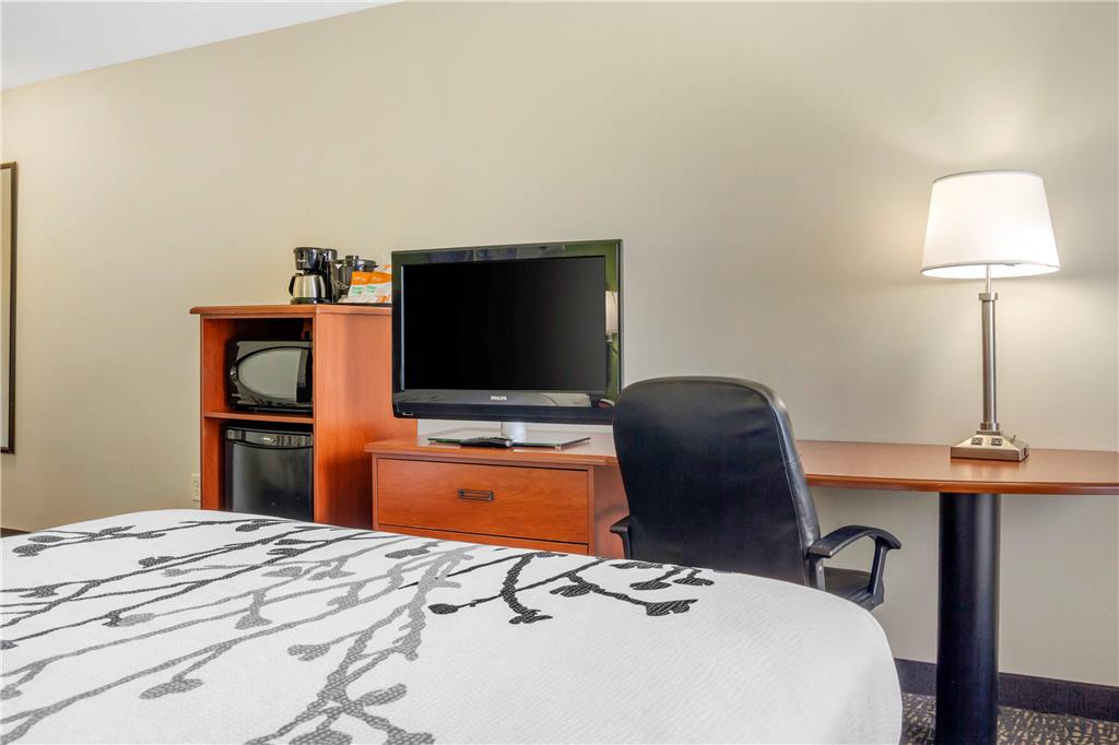 Sleep Inn & Suites Milwaukee Airport - photo 20