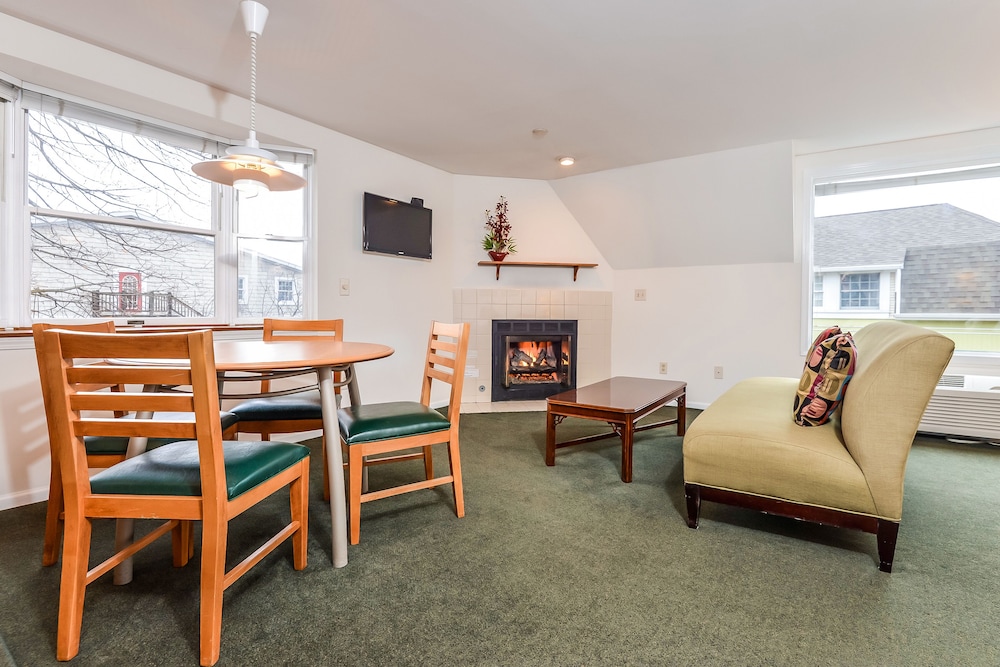 Old Harbor Inn - photo 20