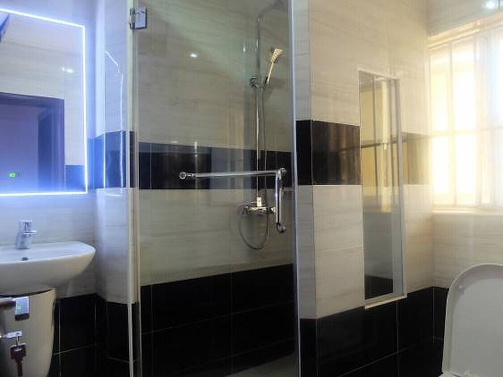 Hotel 45 — Calabar — photo 4