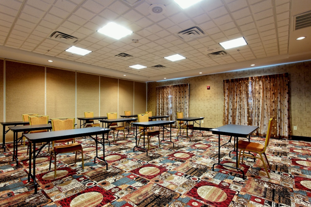 Holiday Inn Express Hotel & Suites Odessa by IHG - photo 31