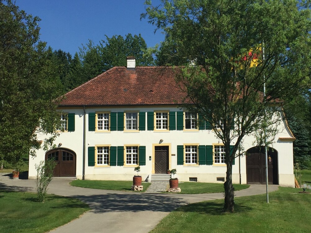 Fischerhaus Salem B&B — 4-Star Luxury Hotel in Salem, Germany