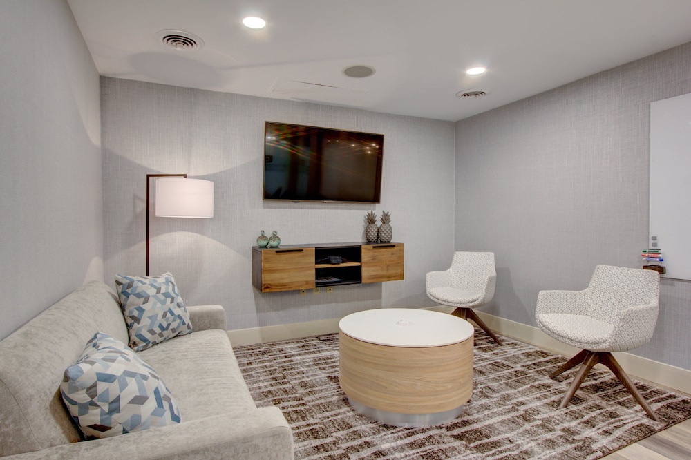 Crowne Plaza Charleston Airport Conv Ctr by IHG - photo 83