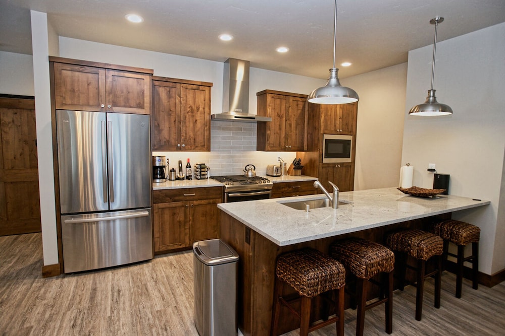 Silverpine Hideaway by Casago McCall Donerightmanagement - photo 8