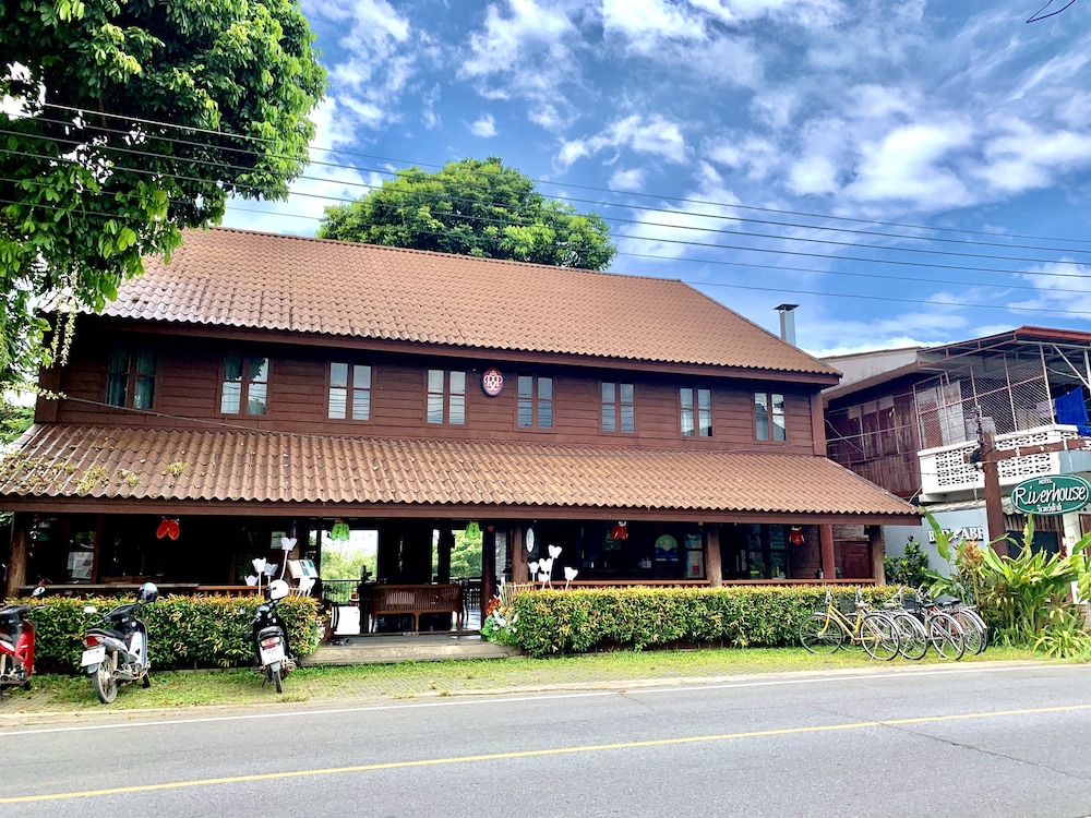 Riverhouse Hotel The Teak House in Mae Hong Son, Thailand