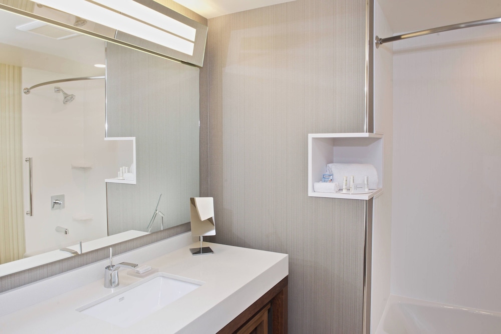 Courtyard by Marriott Seattle Everett Downtown - photo 15