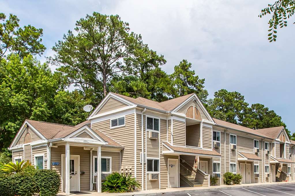 Suburban Extended Stay Abercorn - photo 2