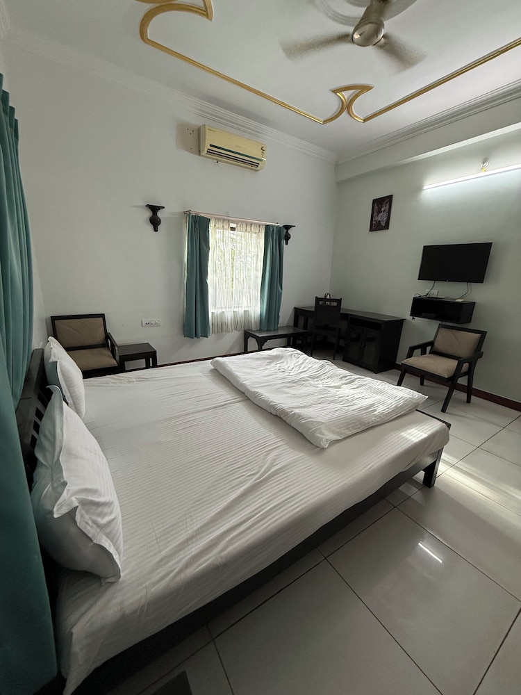 Red Rock Hotel & Restaurant — Bikaner — photo 3